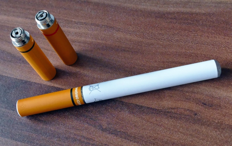 e-cigarette-ST PAUL EN FORET-min_electronic_cigarette_e_cigarette_nicotine_vapor_vaporizer_smoke_tobacco-663282